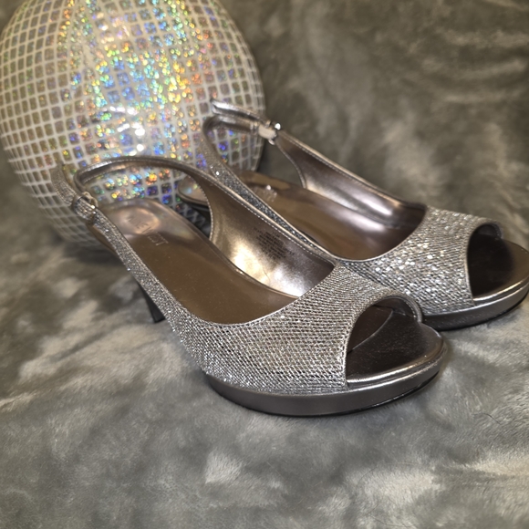 Nine West Shimmering Silver Slingback Heels - Picture 2 of 3